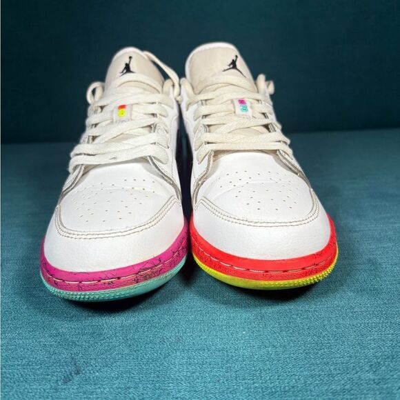 Nike Air Jordan 1 Low Multicolor Kids/Youth 4.5Y / Women’s 6 Sneakers - Picture 4 of 9